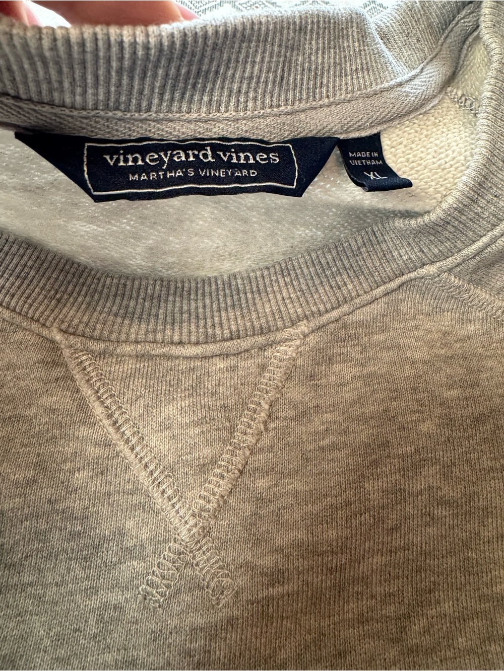 Vineyard Vines Women’s Heather Gray Pullover XL Sweatshirt with Pink Logo - Picture 7 of 8